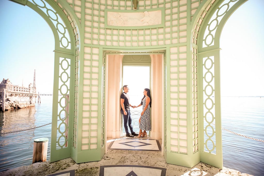 #1 Vizcaya Museum & Gardens Photographer & Videographer Miami 18 vizcaya-museum-gardens-proposal-engagement-photographer (small)-10
