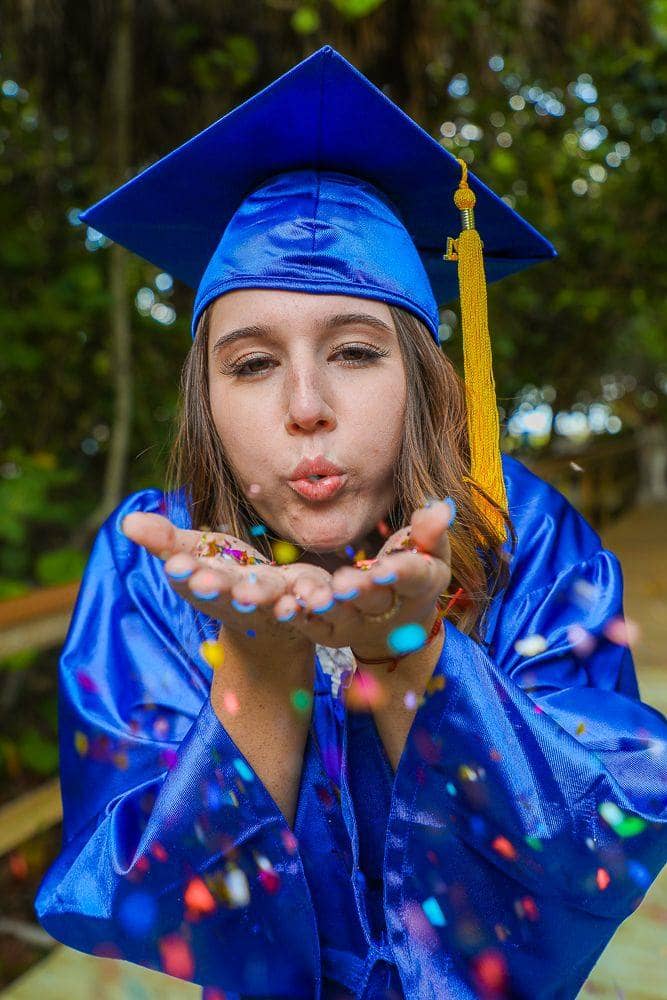 9 Creative Graduation Photoshoot Ideas 2024 For Memorable Day 13 graduation day photo poses